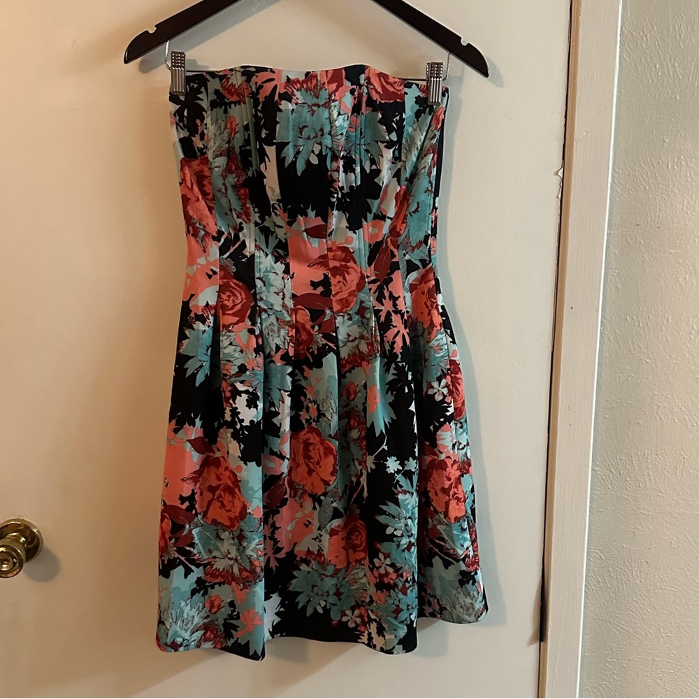 New York & Company strapless dress Sz. M